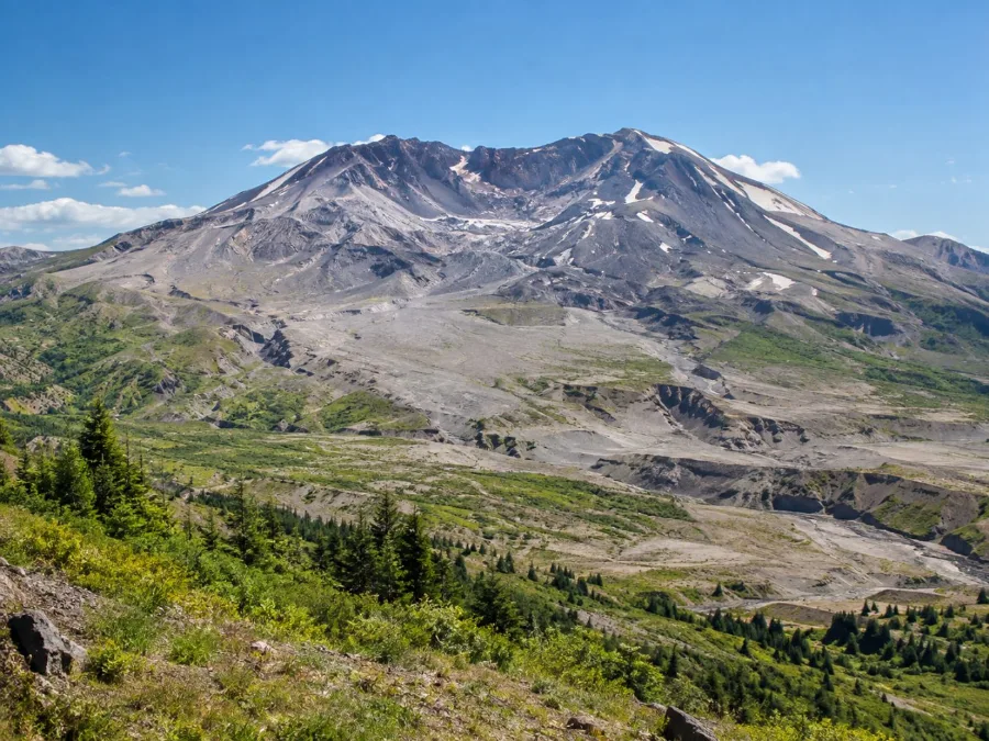 Mount St. Helens and Mount Rainier Day Trip